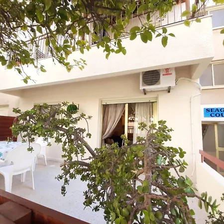 Apartment Albert's Mackenzie 001 Larnaca