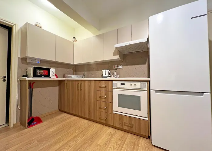 Albert's Mackenzie 001 *