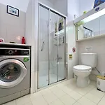 Albert's Mackenzie 001 Daire