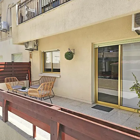 Albert's Mackenzie 001 Daire *